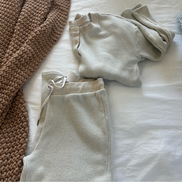 Thread & supply lounge set - Picture 3 of 4